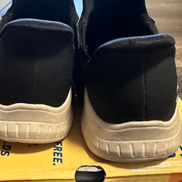 Sketchers slip in bobs - Picture 4 of 6